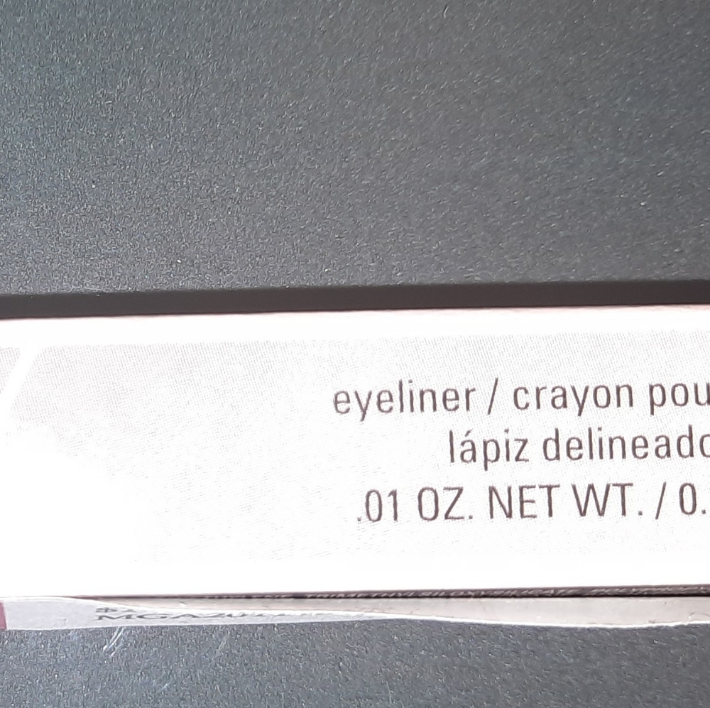 Eye liner